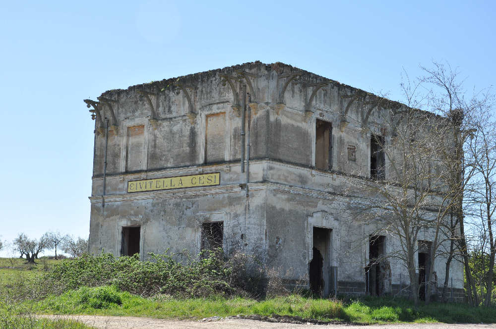 Vecchia stazione di Civitella Cesi